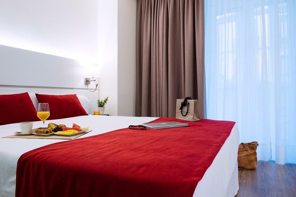 Hotel Pompaelo Urban 4*